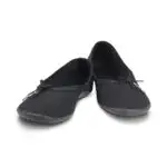 Lady Loop barefoot shoes in black.